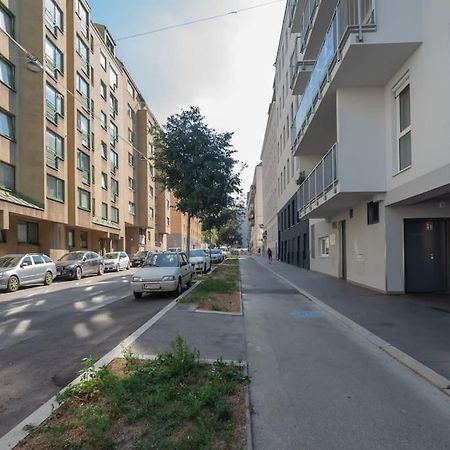 Apartament Grosse Terrasse, Klimaanlage Und U-Bahn Naehe Wiedeń Zewnętrze zdjęcie