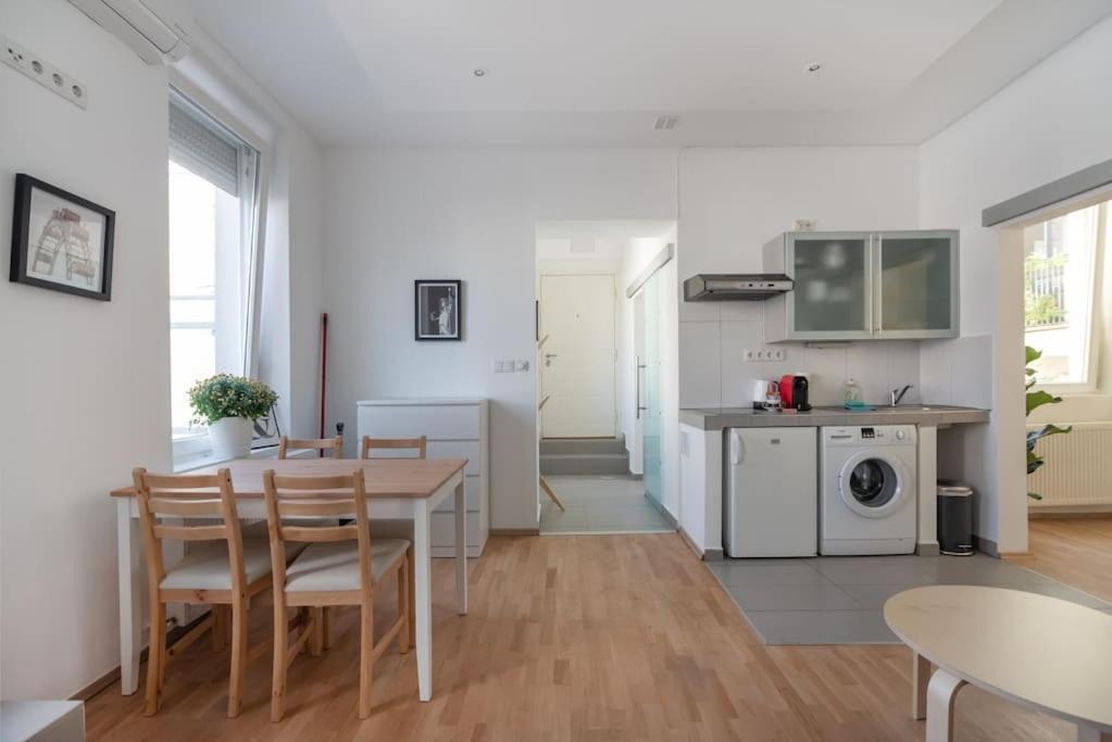 Apartament Grosse Terrasse, Klimaanlage Und U-Bahn Naehe Wiedeń Zewnętrze zdjęcie