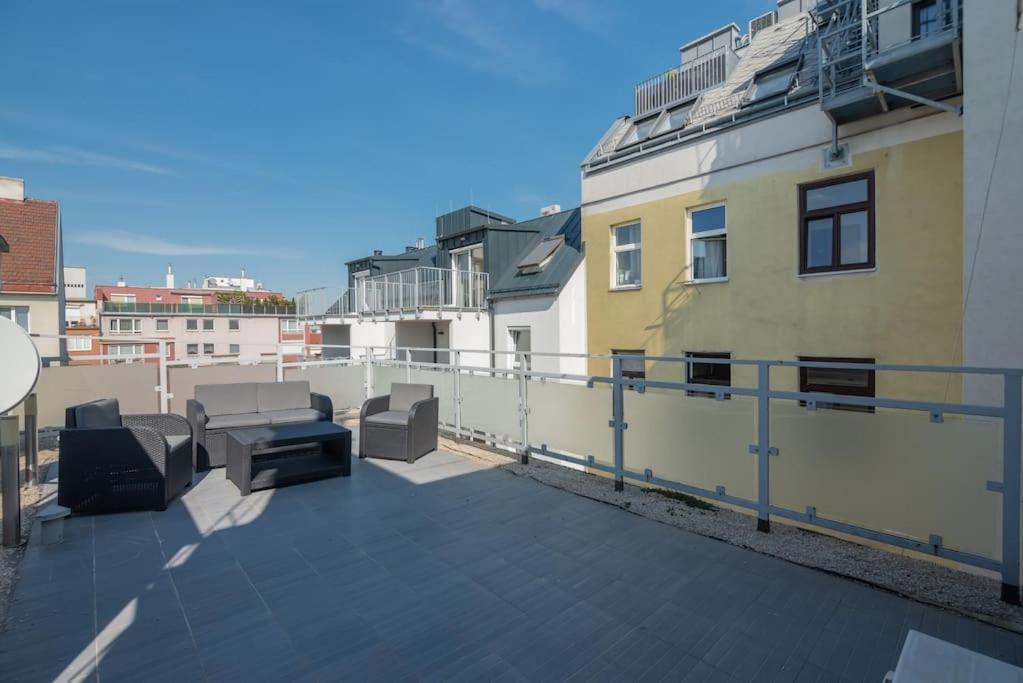 Apartament Grosse Terrasse, Klimaanlage Und U-Bahn Naehe Wiedeń Zewnętrze zdjęcie